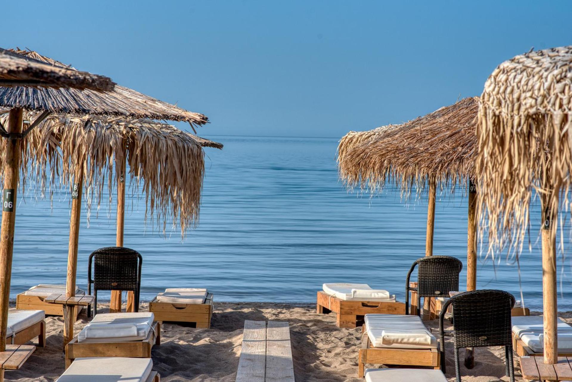 Platy Beach Hotel Exterior photo